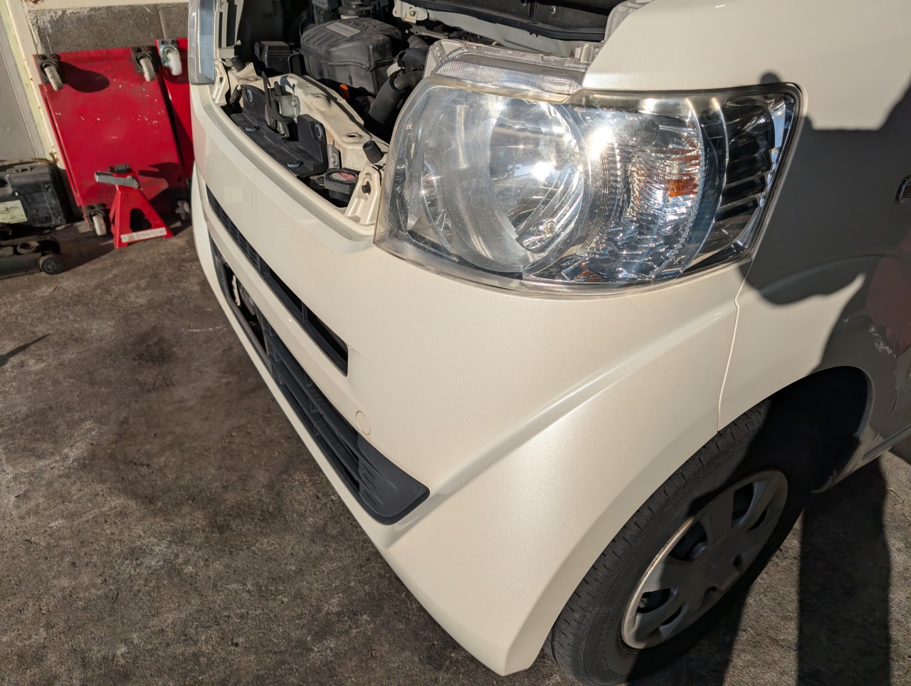 ヘッドライトに黄ばみがあるNBOX