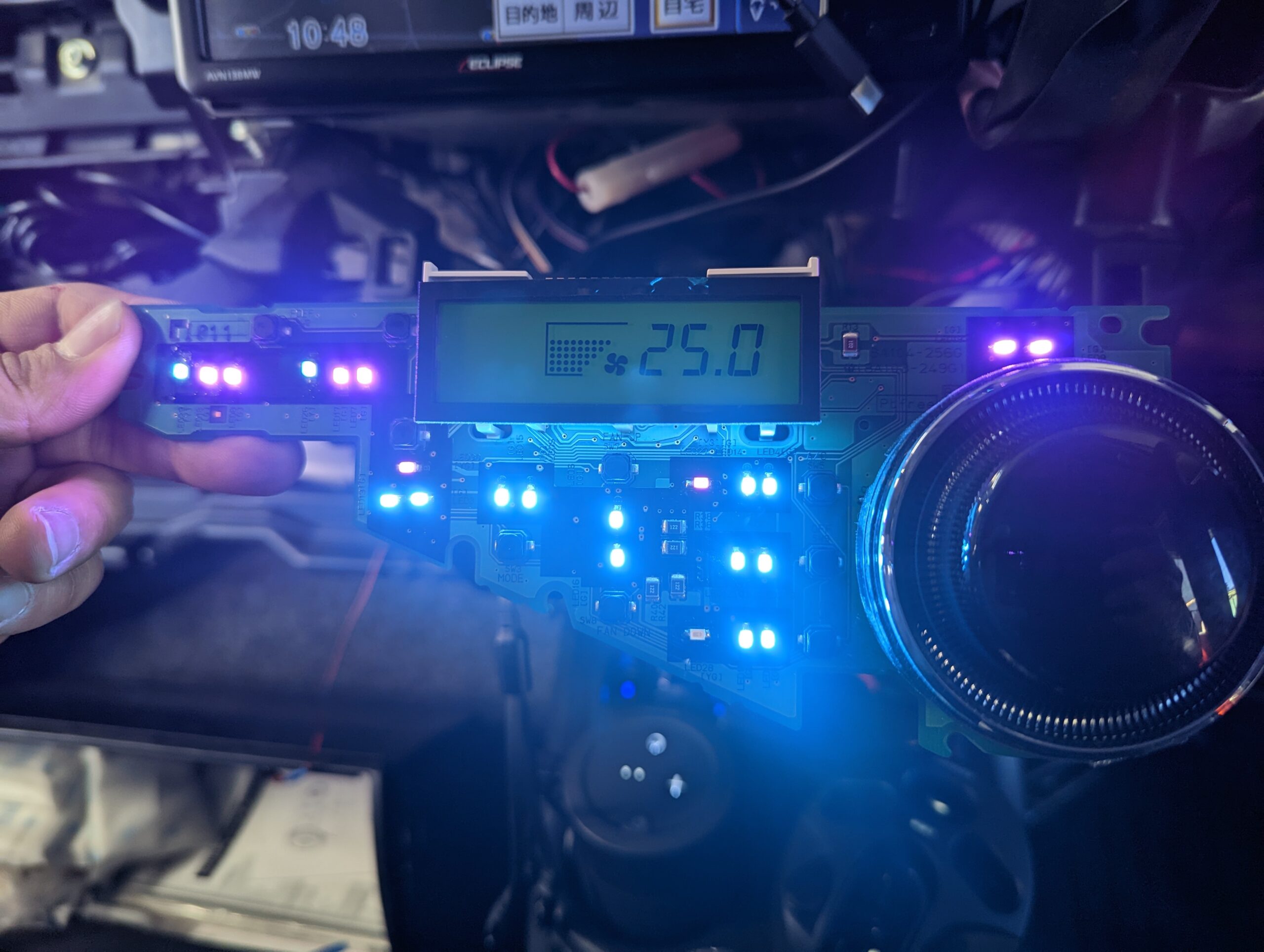 アクアのエアコンパネルLED打ち換え